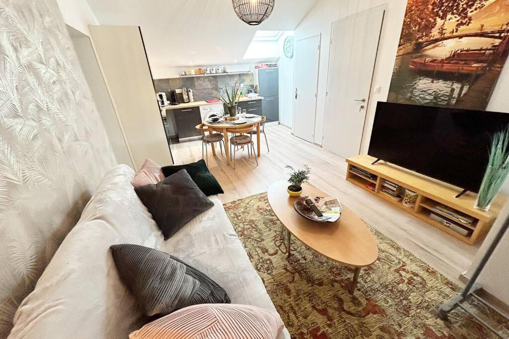 Le Campagnard & Le Maryline # Wifi # Clim # Parking Gratuit # Calme & Nature Apartment Marboz